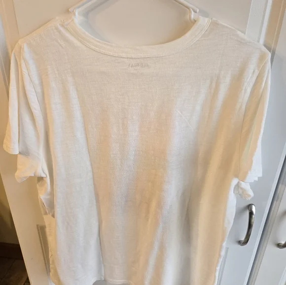 Womans Large Old Navy tee - Picture 4 of 4